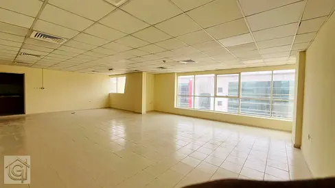 WELL MAINTAINED OFFICE SPACE AVAILABLE IN AL QUOZ WITH PANTRY AND WASHROOM