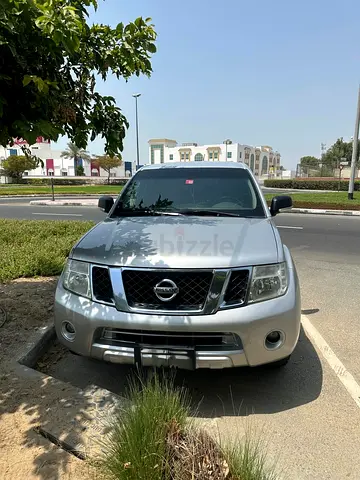 2014 Nissan Pathfinder Classic with a 4.0L V6 engine