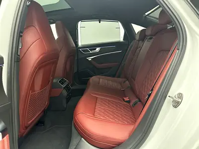 2025 AUDI S6 照片 12
