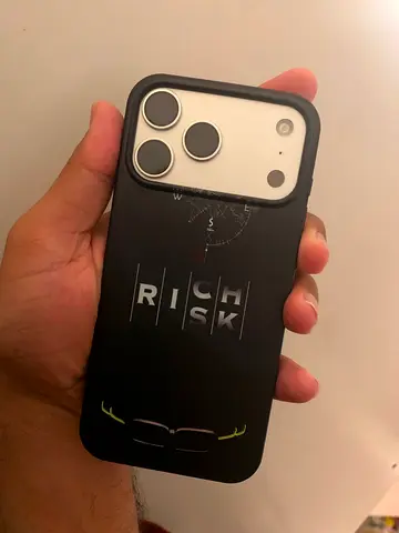 I phone 17 pro max