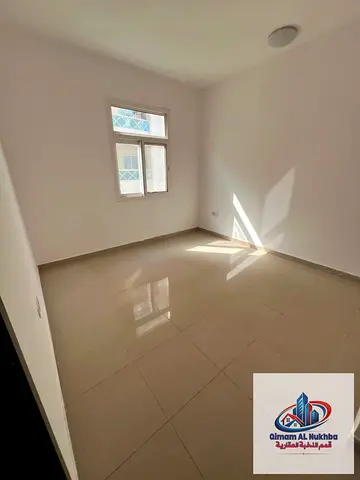 غرفه صاله تشطيب ممتاز البوطينه مساحه كبيره مطبخ واسع ومرتب حمام كبير تشطيب لوكس تكييف غاز مركزي موقع ممتاز كل الخدمات من حولك