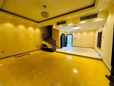 Fully renovated / Awy from flight path / back yard / parking space