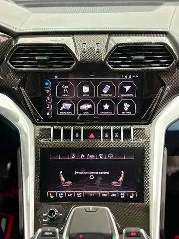 2022 Lamborghini URUS — миниатюра 14