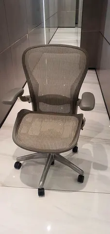 Herman Miller Areon Classic Chairs For Selling