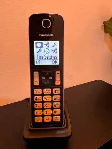 Panasonic KX-TGDA30BX extra Handset with PNLC1064 Battery Charger Station