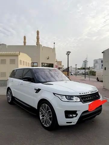 Pristine Land Rover Range Rover Sport HSE 2016 | GCC Specs | Low Mileage