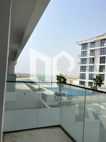 🌊 إطلالة بحرية ودخل إيجاري في نفس الوقت… فرصة تستحق الاهتمام! 🏡✨