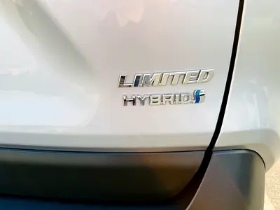 2023 Toyota RAV 4 — миниатюра 17