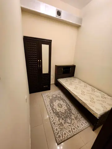 PARTITION FOR SINGLE LADY ONLY NEAR MOE
