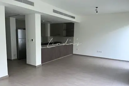 Single Row | Large Garden | Close to Amenities