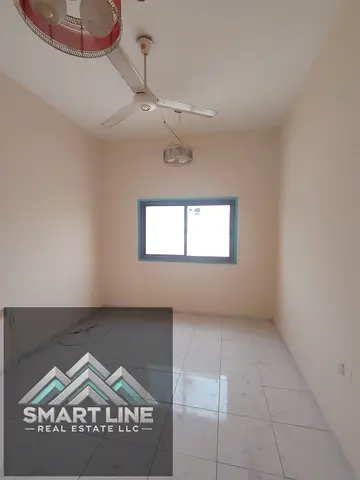 BIG OFFER NEAR TO SACHOOL 3BHK WITH 2 BALCONY FAMILY BUILDING RENT ONLY 32K