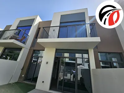 SPACIOUS LAYOUT | SINGLE ROW | READY TO MOVE