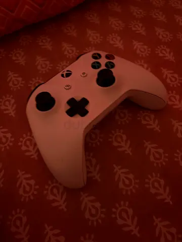 White Xbox Wireless Controller - Good Working Condition