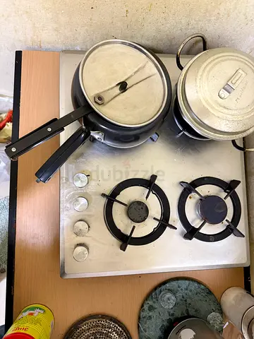 Geepas Stove 4 burner under warranty ADNOC 15.6 kg Blue Gas half used Cylinder and regulator