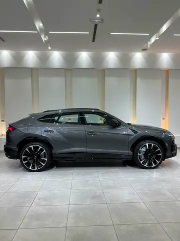 صورة 8 لـ 2022 Lamborghini URUS