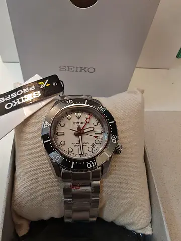 SEIKO Prospex SPB519J1 GMT Diver 300M - white dial