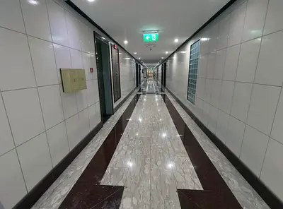 OFFER OF THE DAY FIRST COME FIRST SERVE HUGE OFFICE SPACE ON PRIME LOCATION