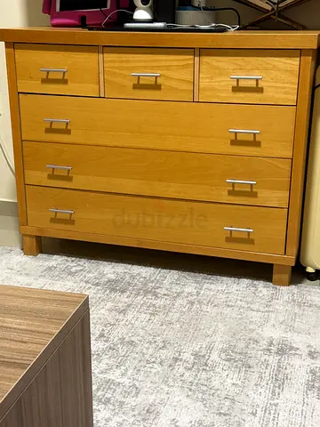 Solid Wood 8-Drawer Dresser / Chest in Light Oak - Good Condition