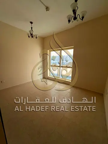 شقة غرفة وصالة للإيجار السنوي في التعاون – الشارقة | تكييف مجاني | دفعات 4 أو 6 | 34,000 درهم