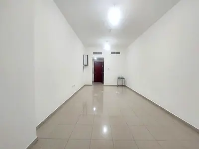 STUNNING STUDIO AVAILABLE NEAR POND PARK WITH GYM POOL