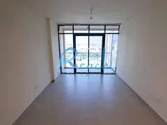 Vacant / Community View / High floor