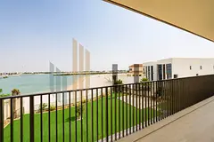 Single Row | Beachfront Villa | Spacious Garden