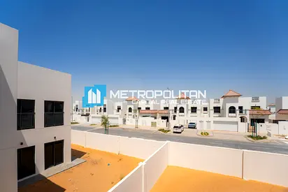 Ready To Move | 5BR with Maid | Stunning View