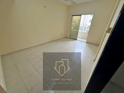 موقع حيوي بالنعيمية 2 بجوار جسر قالفا، غرفتين وصالة بمساحة ممتازة وتكييف مركزي، سداد على 4 أو 6 دفعات مع شهر مجاني.