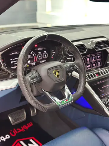 2022 Lamborghini URUS — миниатюра 11