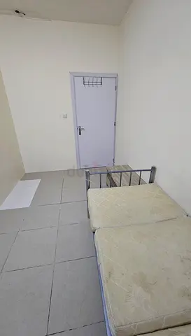 Room available for executives near abu baker metro HOR AL ANZ