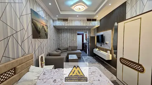 استديو مجدد ومجدد بالكامل بلكونة مفروش بالكامل موقف سيارة مشرق ونظيف جاهز للسكن مباشرة موقع حيوى في جميع الخدمات