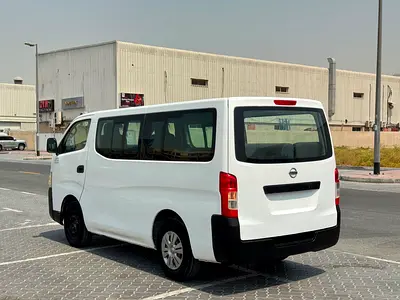 2015 Nissan URVAN — фото 4
