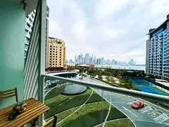 Seaside Serenity: Studio Apartment with Spectacular Sea Views in Seven Palm Residences