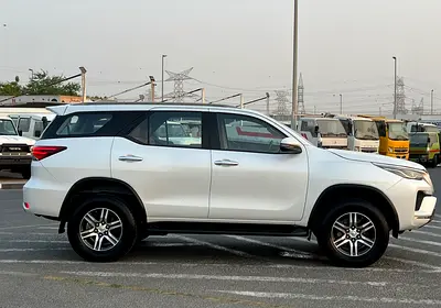 صورة 8 لـ 2023 Toyota FORTUNER