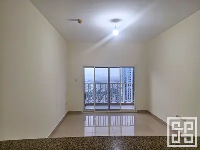 Spacious Layout| Bright Unit| Prime Location