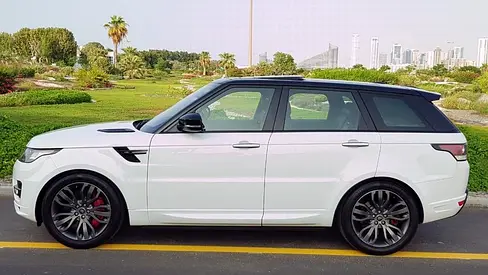 SUPERCHARGED RANGE ROVER SPORT V8 — GCC — F.S.H — FULLY LOADED — VERY NEAT — LOW MILEAGE