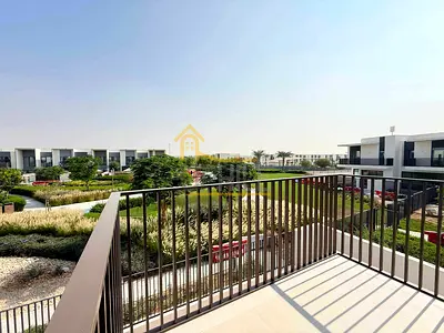 Corner Unit- Single Row Park Facing 4 Beds