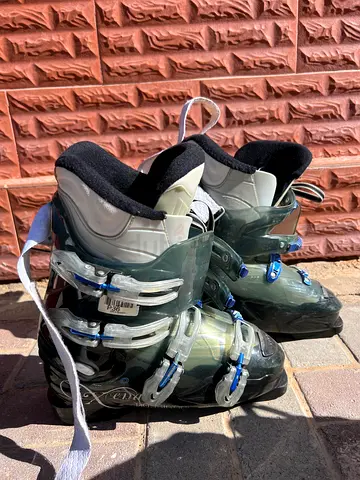 Used adjustable inline rollerblades - size adjustable, good condition