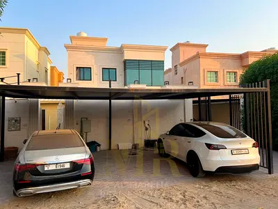 Villa for sale in Al Rawda 1 area, next to the mosque. Two floors and a roof. Price includes electricity, water, air conditioning, and furniture. Free