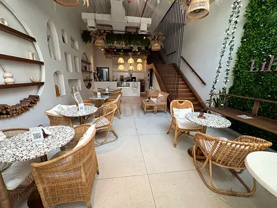 restaurant / cafe chairs and tables outdoor / indoor