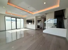 Unfurnished 5BR | Bigger Layout | Vacant