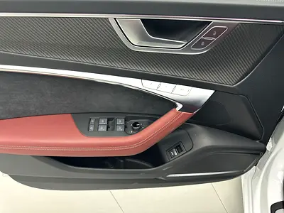 2025 AUDI S6 照片 14