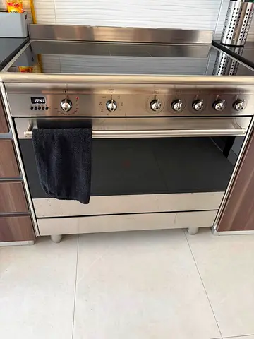 Smeg Freestanding Ceramic Stove 90x60cm