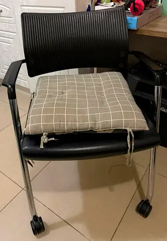 Urgent Furniture sale; Negotiable.