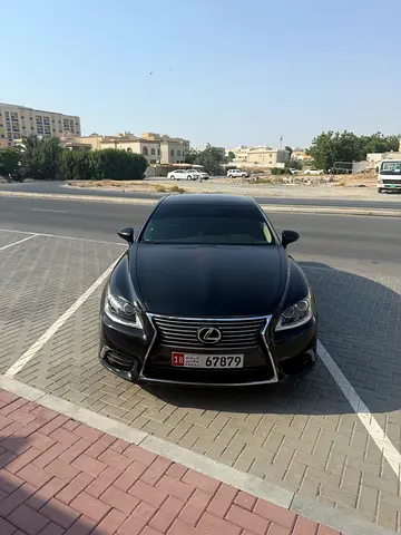 Lexus LS 460 Ultra 2015 | GCC Specs | Low Mileage | Pristine Condition