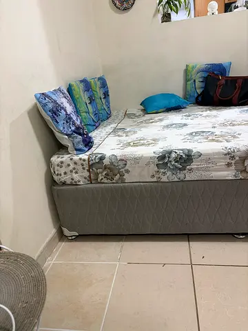 Queen size mattress and base in good condition