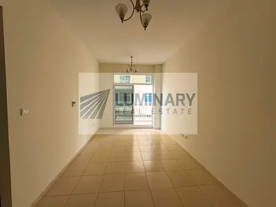 1 BR Apartment in Liwan with Covered Parking