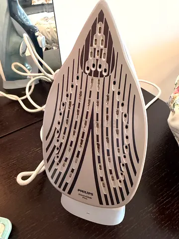 Philips Steam Iron - Urgent Sale