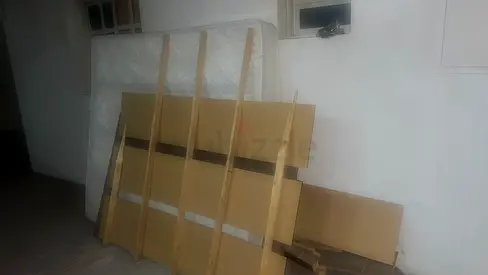 Free mattress and bed frame size 180x200cm