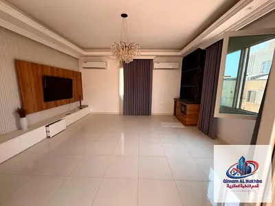 أجمل فيلا بالحوشي 4غرف ماستر وغرفه خادمه ماستر مع خزائن بالحائط التامين شيك تسهيلات في السداد والصيانه مجانيه علي المالك وعلي مخرج دبي وعجمان